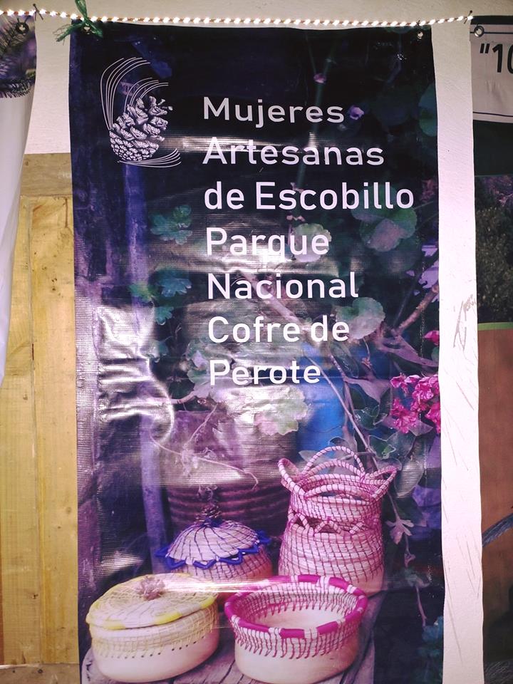 TurismoPerote1's tweet photo. Conoce las artesanías que se producen en nuestro municipio
#turismoPerote #PuertaYCaminoaVeracruz #aventurate #VenyConoce #CajadeAgua #FortalezaSanCarlos #CofredePerote #Haciendas #Tradiciónes #Iglesias #aventura #Lagunas #Ocochale @Ayto_Perote https://t.co/pikszCyWtF