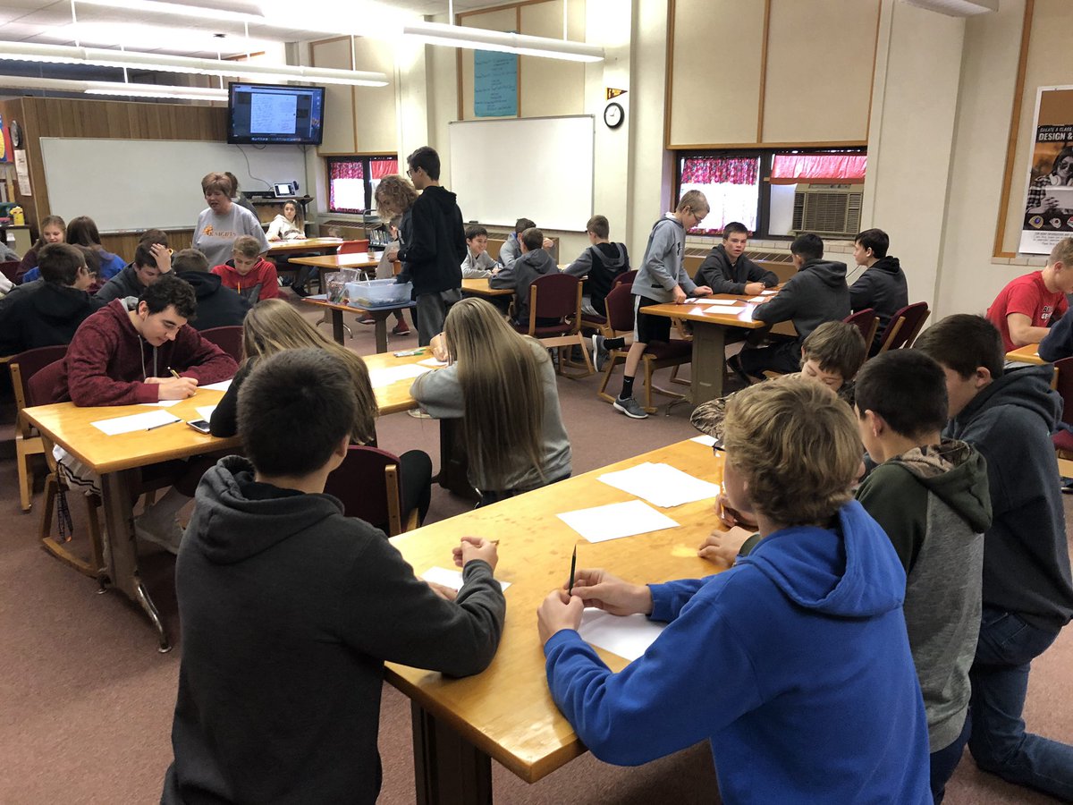 vhsknights's tweet image. “Giving Back”Day at VHS. Speakers and many great activities all day. Great way to start Thanksgiving break. #KnightPride