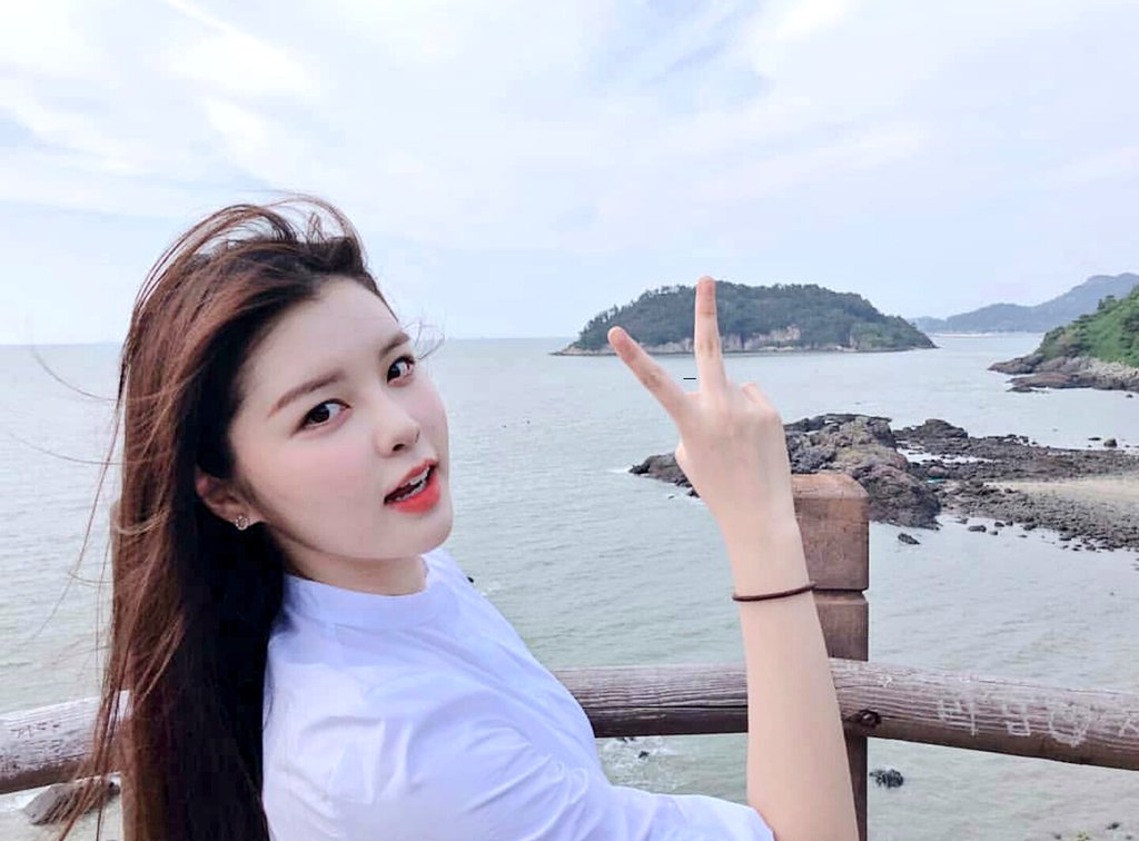 ggs_gfs's tweet photo. . . . [soyee]
      ↳ gugudan

#소이 #구구단 #HappySoyeeDay ˊ˗ https://t.co/mv7bye08ol