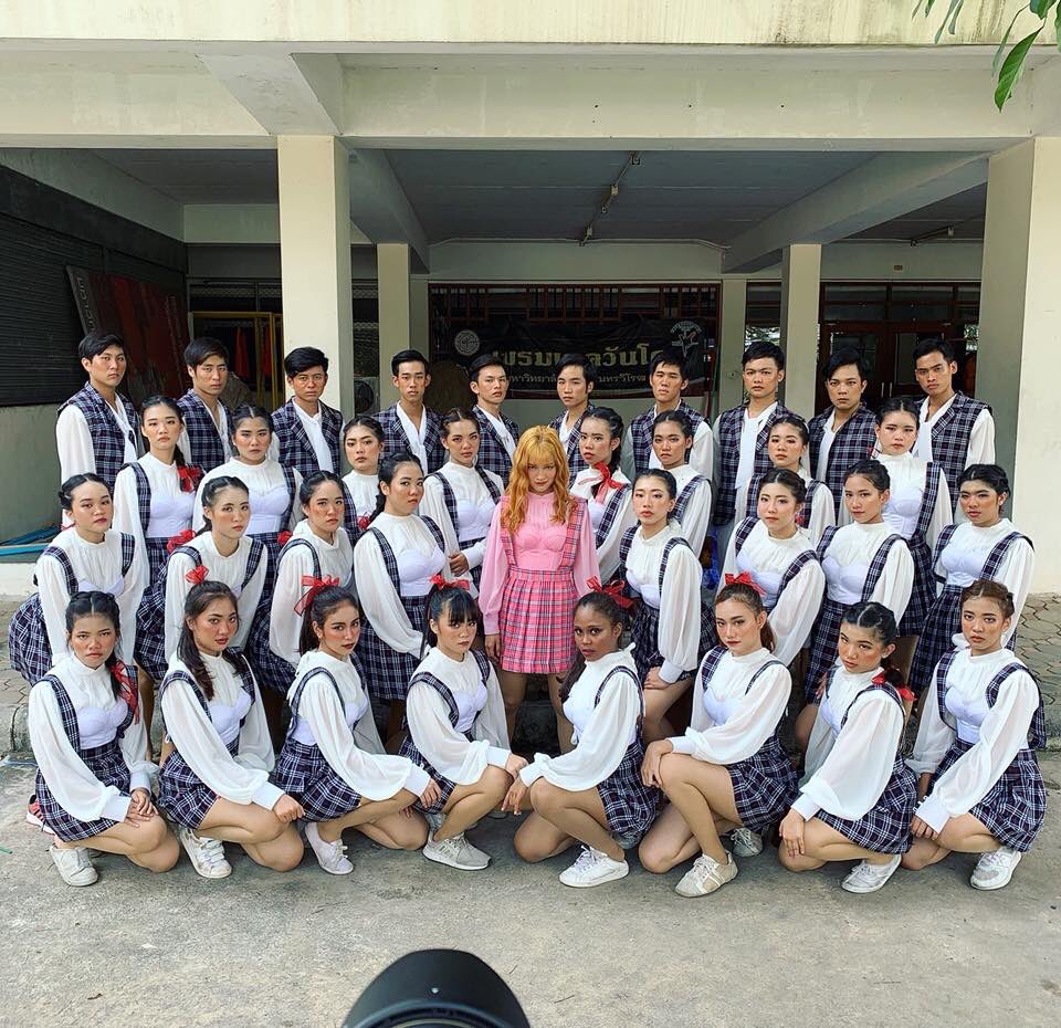 swusmohm's tweet photo. จบกันไปแล้วนะครับ สำหรับงาน SWU GAMES ทางสโมสรนิสิตคณะมนุษยศาสตร์ ขอแสดงความยินดีและชื่นชมผู้นำเชียร์ สแตนด์เชียร์ นักกีฬาตลอดจนผู้ที่เกี่ยวข้องทุกๆคน ปีนี้ผู้นำเชียร์คณะของเรามาใน Theme“CARRIE”และได้รับรางวัลรองชนะเลิศอันดับที่ 3 🎉และขอเป็นกำลังใจให้กับทุกๆฝ่ายนะคะ #swugame2018 https://t.co/babJp2x5g8