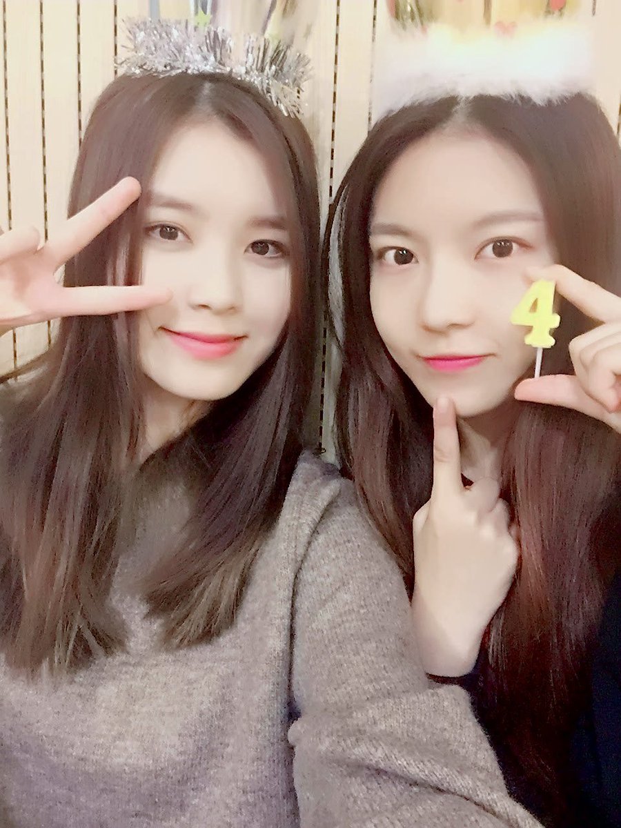 naongarchive's tweet photo. happy birthday to our pretty lovely soyee ♡ hope you can continue to shine as bright as you are right now, we love you so much #HAPPYSOYEEDAY https://t.co/sywTu1cnkD