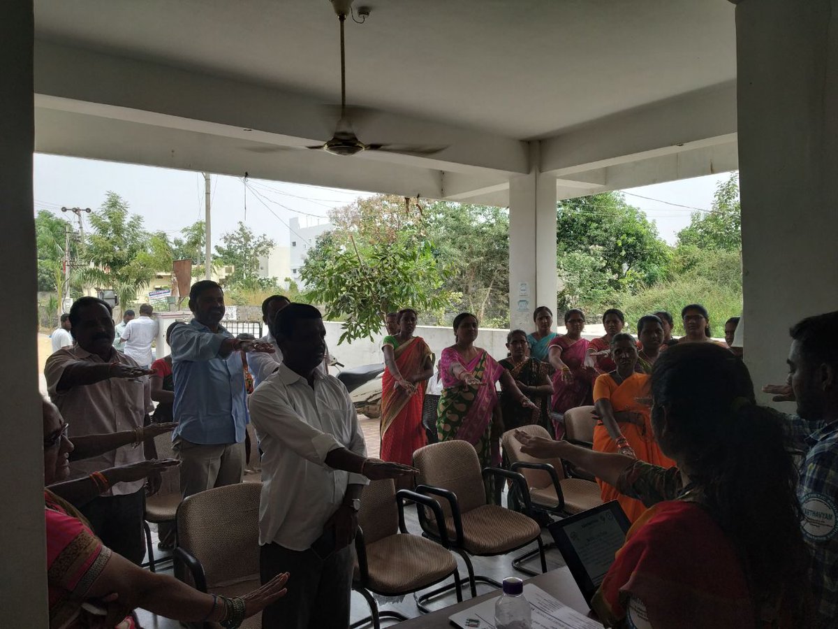 HumaneSouls's tweet photo. #ElectionCommisionOfIndia
#StatetElectionCommission
#DistrictElectionCommission
#SympatheticSoulsHumaneHelpingSociety #karimnagar #Karthavyam #ElectionVotersAwarenessCampaign
#Gramapanchayth #Seetharampurvillage #DoortoDoorCampign #Day12Activity https://t.co/ZFJiF2kAg0