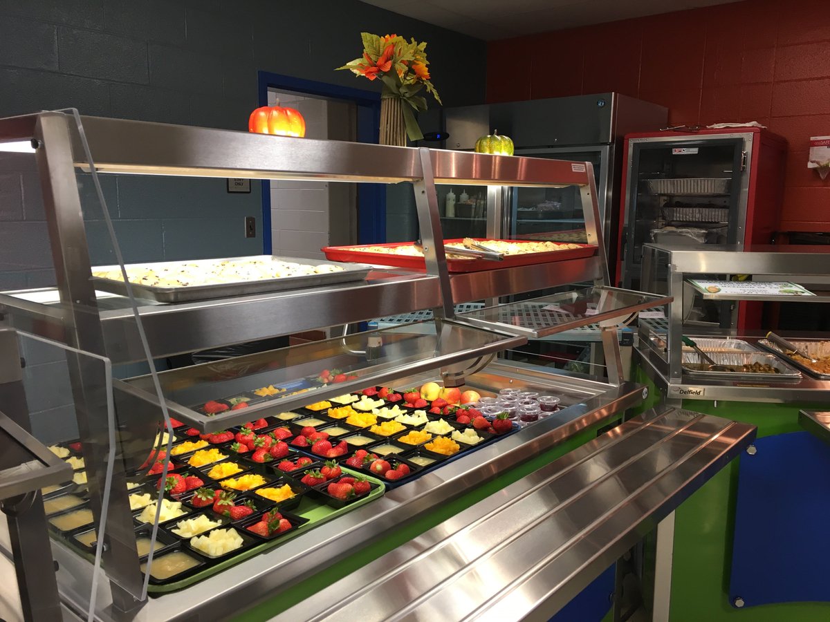 wcsFood's tweet photo. Page High Schools Thanksgiving lunch was a huge success!  We can see why, it looks delicious! https://t.co/TojxjynvJD
