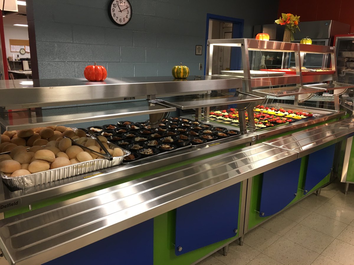 wcsFood's tweet photo. Page High Schools Thanksgiving lunch was a huge success!  We can see why, it looks delicious! https://t.co/TojxjynvJD
