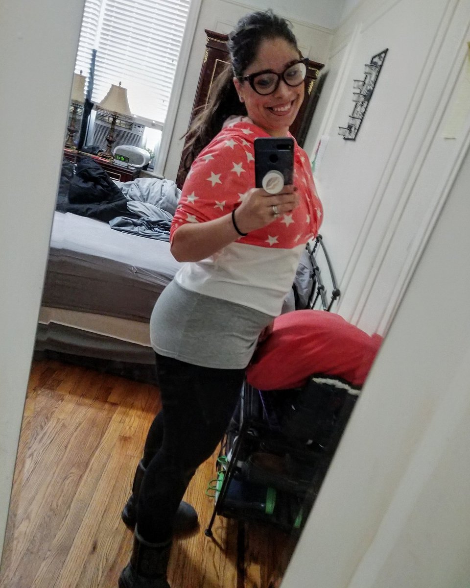 Bloyz Yiddish tweet media