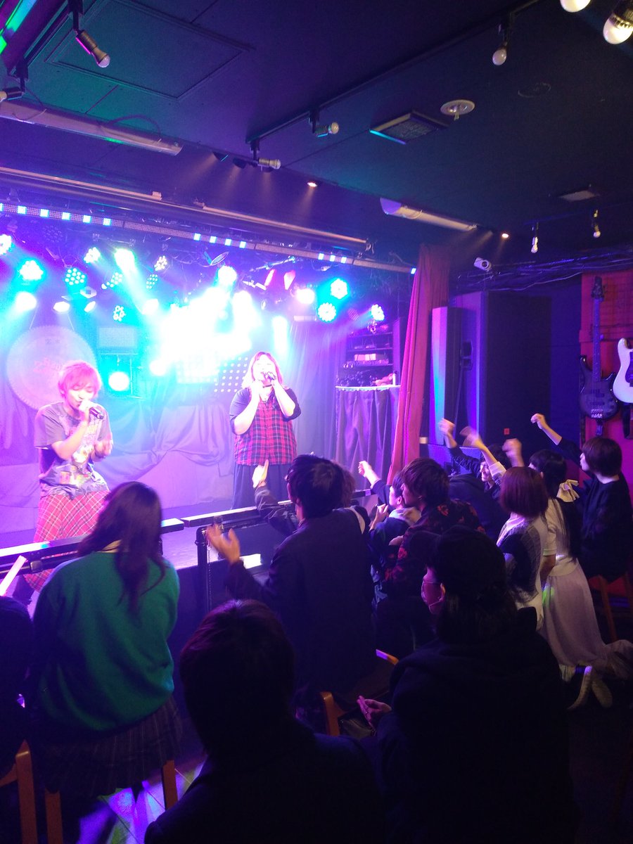 tosha0203's tweet photo. そして、GropBoxは
前回にも増してみんなの熱気が凄かったw
本当に楽しい(●´ω`●)
次回はもっと熱いのやるか��期待してて!
今回のセトリは
前半
四季折々に揺蕩いて
ワンダーモモーイ
革命デュアリズム
後半
空色デイズ
サブカル営業戦士
千本桜
でした!
#MUSICBOX
#GropBox https://t.co/gvGE0Mbtou