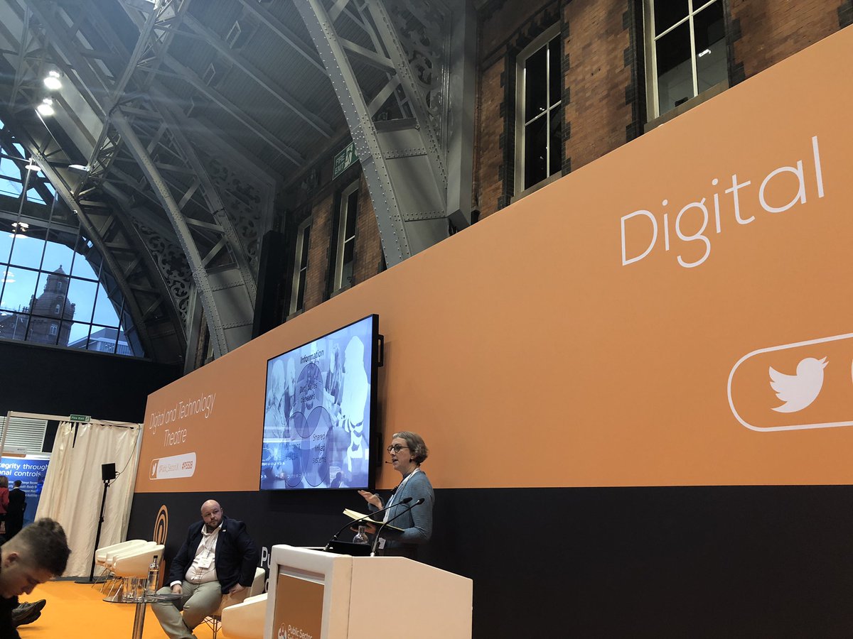 andra_chiscop's tweet photo. #casestudy: @RochdaleCouncil #socialinclusion benefits of #digital through an #innovative combination of people &amp; tech to #MakeAChange #PSS18 https://t.co/aQXhKr4MQS
