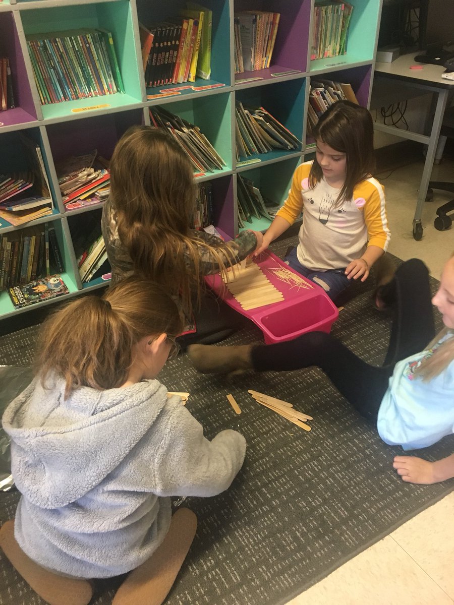 3rdBecker's tweet photo. Mayflower STEM challenge underway.  #mcealwayslearning https://t.co/TiE3lb0ev0
