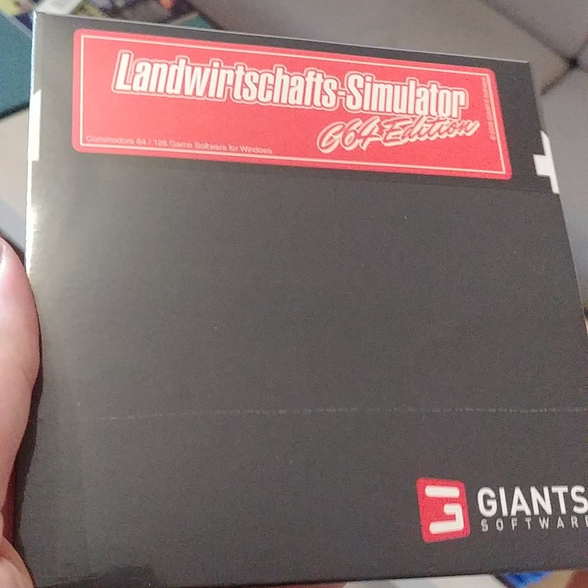 bagalutenGregor's tweet photo. Da isser der Grund warum ich Pfosten 50 Euro ausgegeben hab. 😂

#LandwirtschaftsSimulator19 #C64Edition
#LS19 https://t.co/T6qQFRpHQP