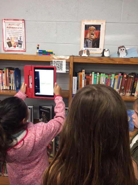 ECGEMediaCenter's tweet photo. 4th grade library scavenger hunt...good teamwork!! 
@ECGEMediaCenter @ECGlobalElem @OrangeCoSchools https://t.co/a7K8aZ2IHU