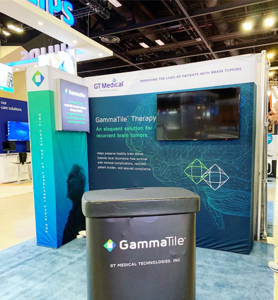 ExhibitAffects's tweet photo. The graphics steal the show on this booth for GT Medical Technologies. Ask us how to make a simple structure really stand out! 🧠 https://t.co/Q7kbCjUJJP