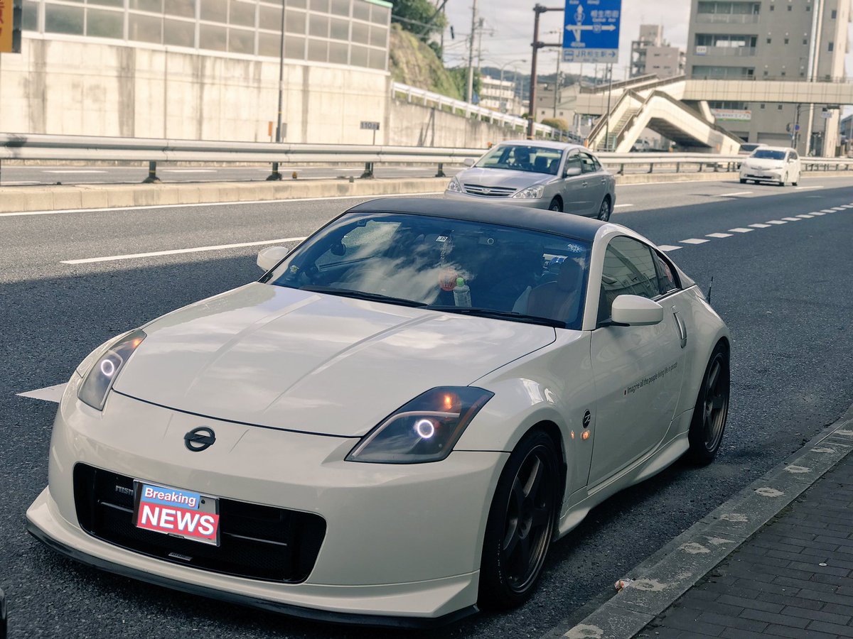 Nanaharu Z86 Pa Twitter ゴーンより俺のフェアレディzを見て ヘッドライトがよく変わる仕様笑 因みに今は少し改良中なので純正です笑