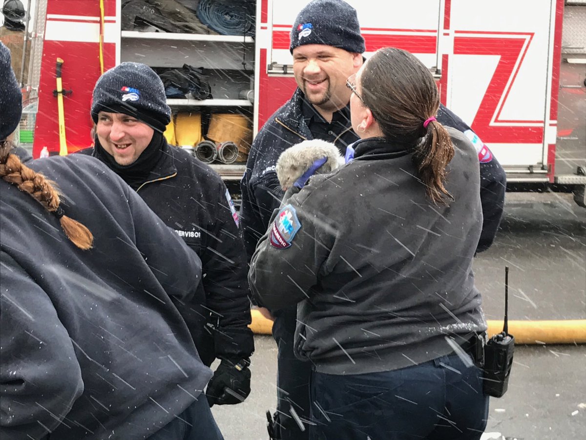 Buffalo FD responded to a fire on Hewitt this snowy morning. They rescued a ferret. ⁦The folks from AMR provided warmth and oxygen.                                  ⁦<a href="/WGRZ/">WGRZ</a>⁩