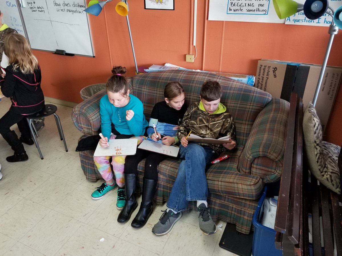 MrB913's tweet photo. The Great Turkey Escape is going down in #3rdgrade! @jtsdnixa @nixaschools #escaperoom #teamwork @btsssmart @JessicaLS1 https://t.co/CTGlpeSIQP