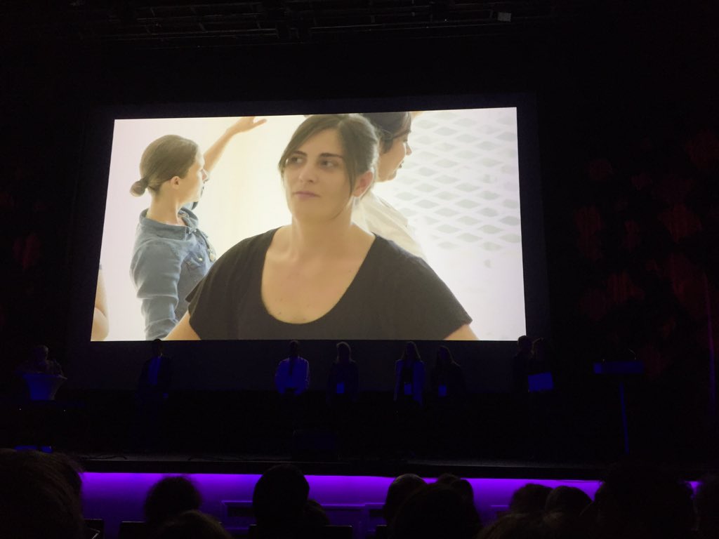 EMRollinat's tweet photo. Plaisir de retrouver Monica Masperi @UGrenobleAlpes sur le podium avec le prix #PEPS2018 Recherche en pédagogie sur le projet de formation des enseignants en langue par un travail de la voix et du corps, par les techniques théâtrales et chorégraphiques! Bravo! Bravo! #JIPES2018 https://t.co/YVAeOINKFk