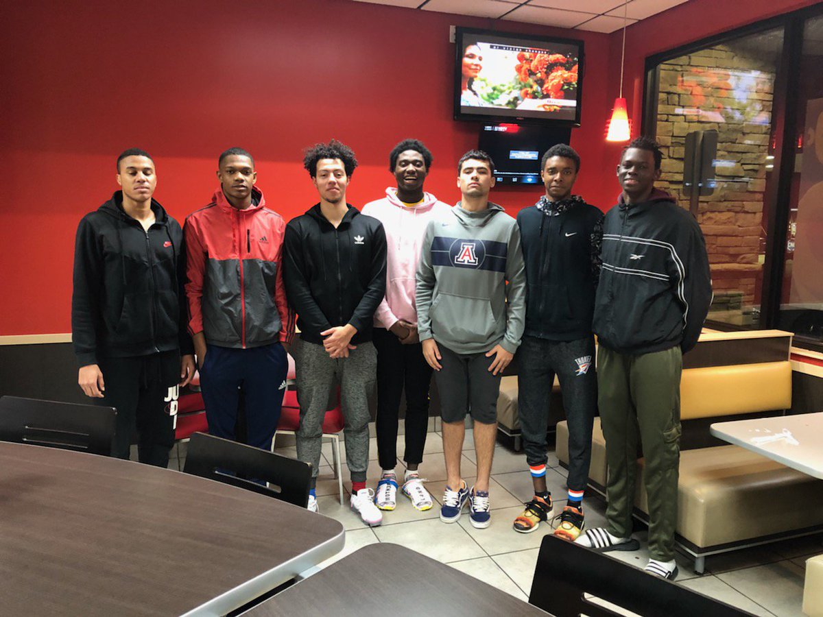 coachroysd's tweet photo. Very proud moment ! Lst Night Nation Wide Academy suited up 7 players 2 go n2 battle on the road in a hostile environment &amp; came out victorious against NATIONAL JUCO  Murray State College 83-75 ! I can't praise these young warriors enough ! AWESOME JOB ! 🏀💪 https://t.co/pBIiMAvwNl