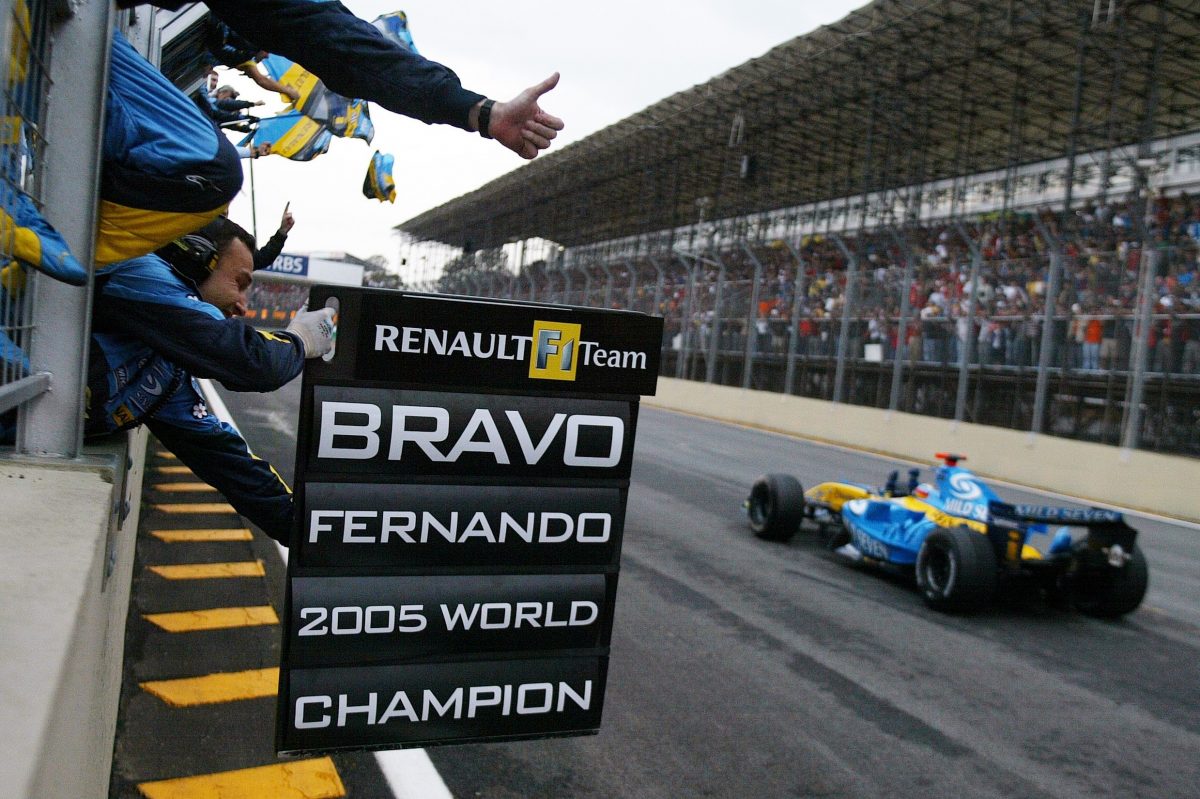 JunaidSamodien_'s tweet photo. #GraciasFernando If there are accurate words to describe you @alo_oficial it would be "ONE HELL OF A GREAT DRIVER" I hope this is not the end, and we will see you back in #F1... THANK YOU for all the great memories! #SamuraiAlo https://t.co/JtOilhHD1i