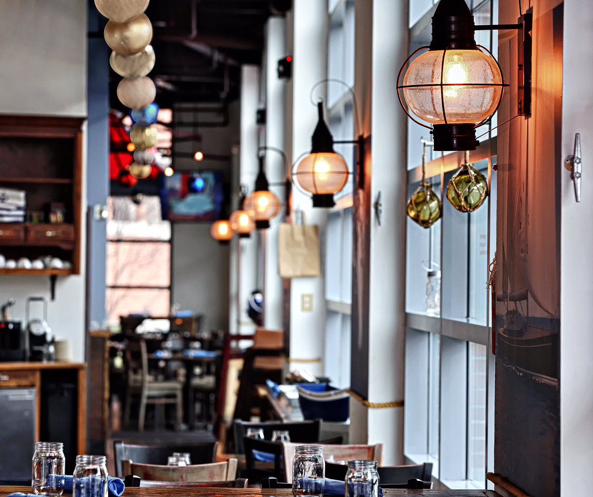 ctbeachhouse's tweet photo. We want to host your holiday event! From private parties, to company happy hours, both our Old Greenwich and South Norwalk locations are able to accommodate all of your needs with our large dining rooms, bar and private room options. https://t.co/l3ipfIYrFB https://t.co/rVEHmuzQ3k