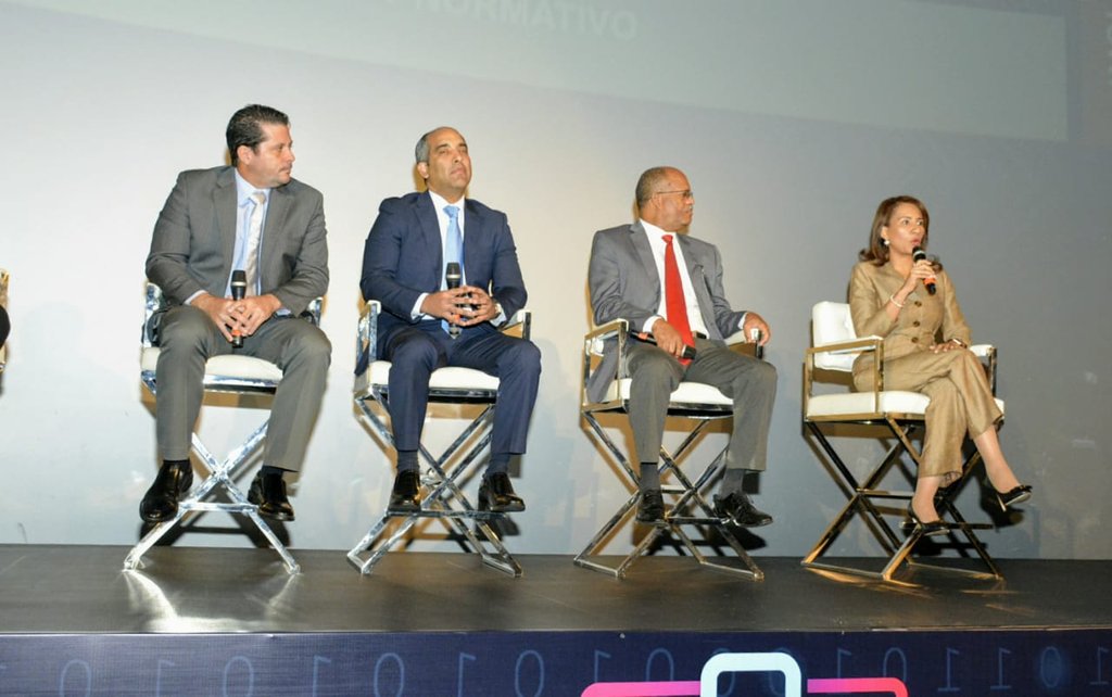 RepDigitalDO's tweet photo. .@ZoraimaCuello viceministra de @MinpreRD participa en el panel de ciberseguridad #TechTalk2018 en representación de #RepúblicaDigital https://t.co/GtSewWPX24