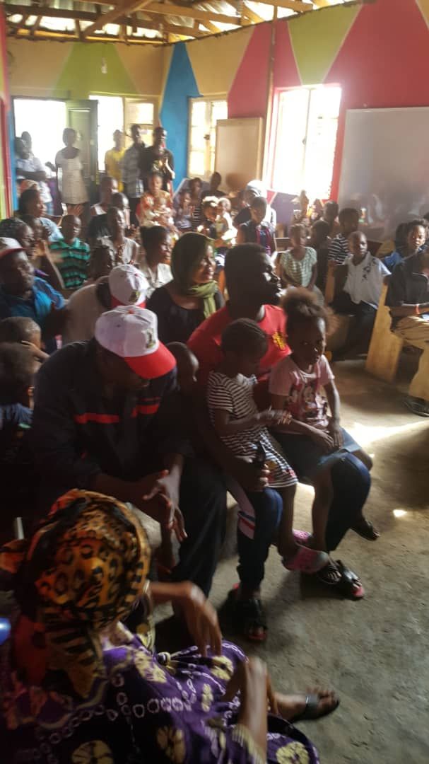 TIBmovement's tweet photo. The unstoppable AAC train steams ahead. Dr Afeez Lawal, AAC Lagos State House of Assembly candidate held a free health check in his impending constituency and brought progress to his constituents. Healthcare for our people is a great place to start; let's get #ThisLevel right. https://t.co/xSL9X1blRK