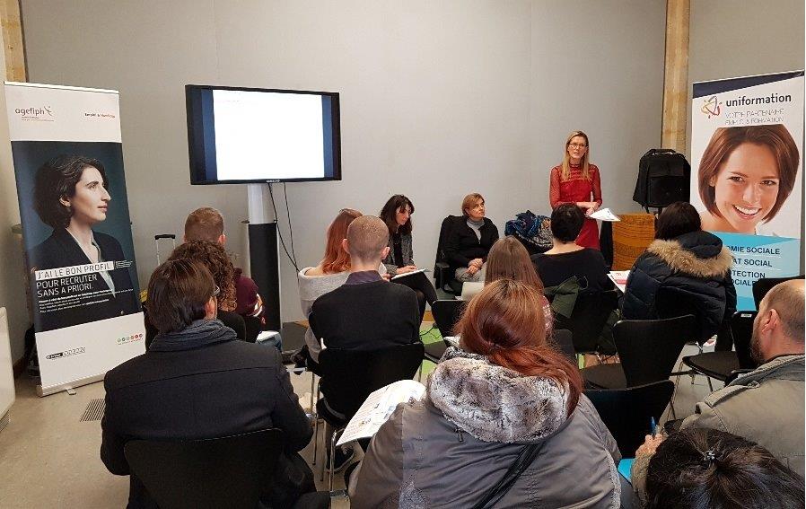 Myl_Vantours's tweet photo. Participation @uniformation_ Nouvelle Aquitaine à une miniconférence sur les #métiers qui recrutent à l’occasion de la semaine pour l’#emploi des personnes en situation de  #handicap organisée par l’@agefiph_, @MDEBORDEAUX , @Bordeaux

Merci à @domofrance pour son intervention. https://t.co/eADOcBDaCz