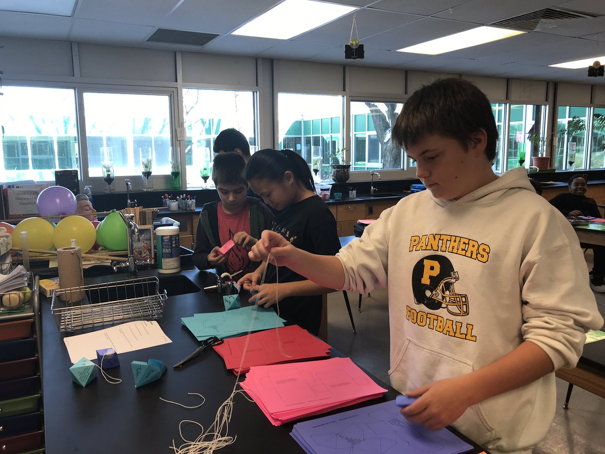 jgschlenkert's tweet photo. 8th grade scientists building mineral crystal models and decorating the Science lab! @PageSciDept @PagePanthers #wearelamphere https://t.co/PQhPloj3I2