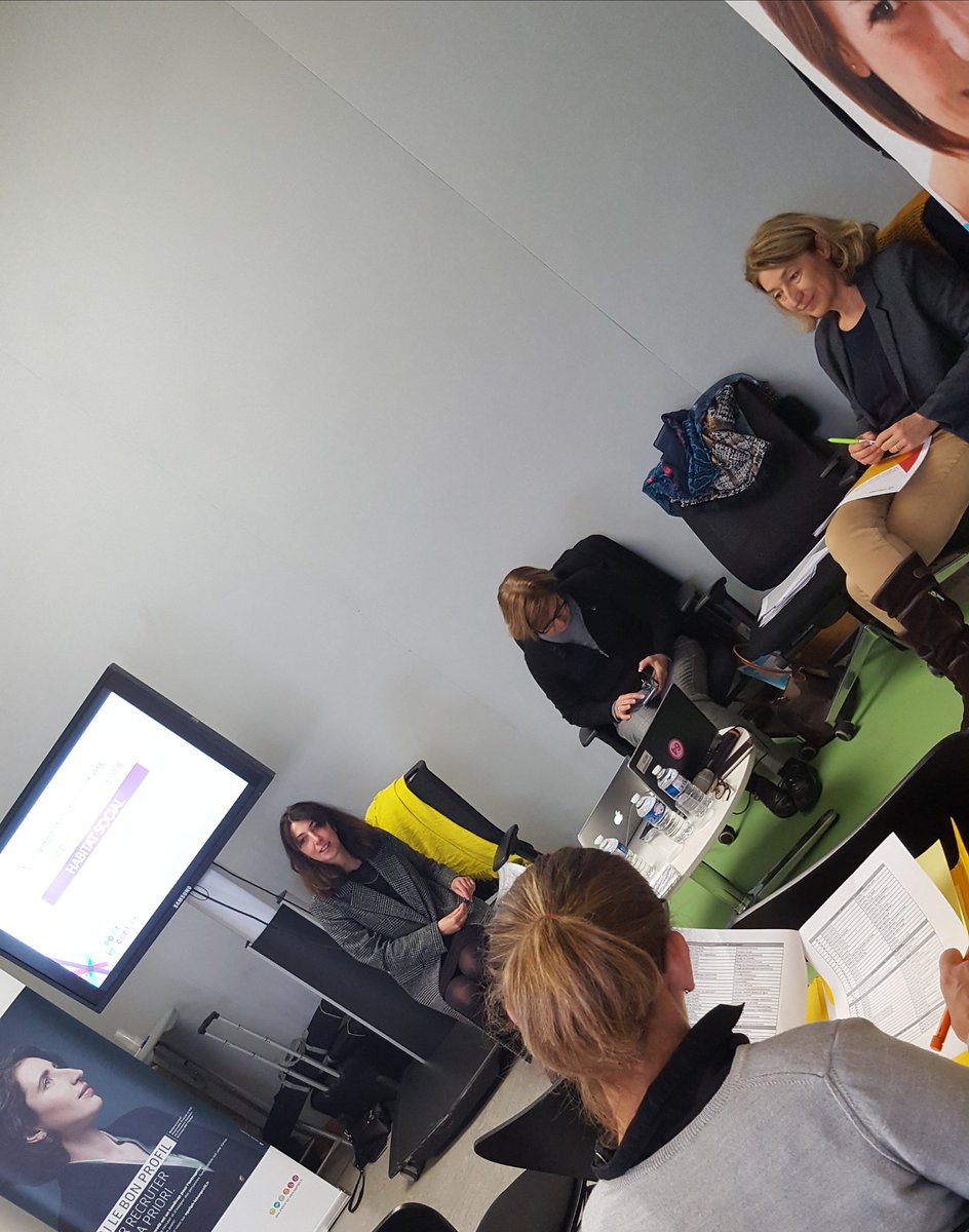 Myl_Vantours's tweet photo. Participation @uniformation_ Nouvelle Aquitaine à une miniconférence sur les #métiers qui recrutent à l’occasion de la semaine pour l’#emploi des personnes en situation de  #handicap organisée par l’@agefiph_, @MDEBORDEAUX , @Bordeaux

Merci à @domofrance pour son intervention. https://t.co/eADOcBDaCz