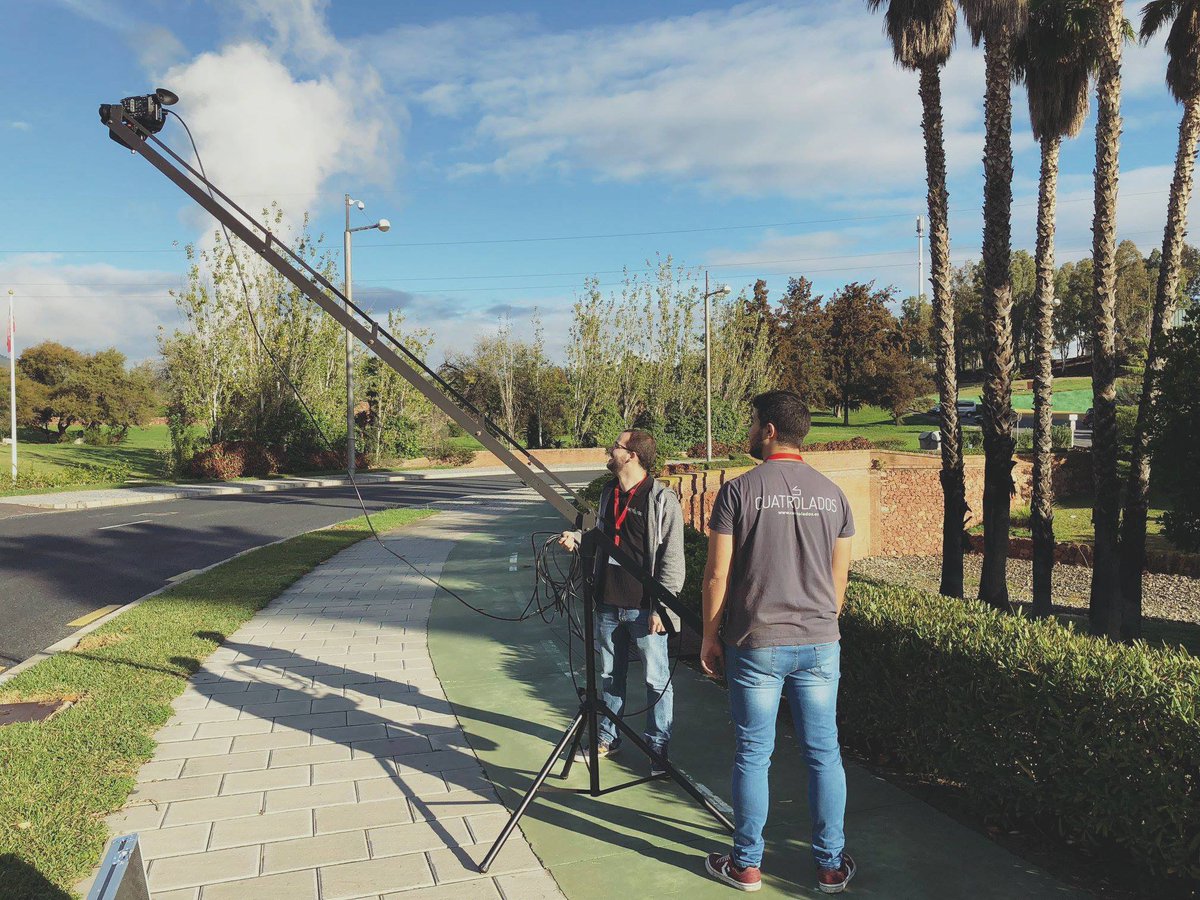 cuatrolados_es's tweet photo. Estuvimos #grabando con nuestros compañeros de @Ingenia_es en el @PTAMalaga.

#Grúa, #slider, #objetivos #angulares y por supuesto nuestro #equipo humano y sus #conocimientos harán que en unos días puedan disfrutar de un gran #vídeo para presentar sus soluciones de #seguridad. https://t.co/B67Pb6ncVY