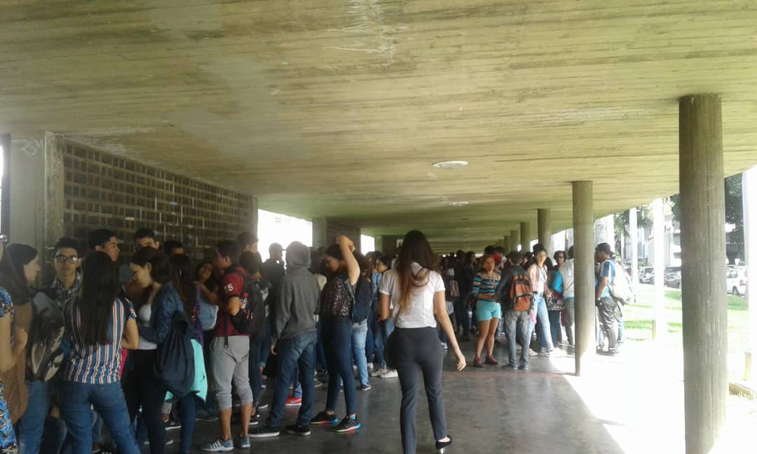 #FCUUCV #UCV tweet media