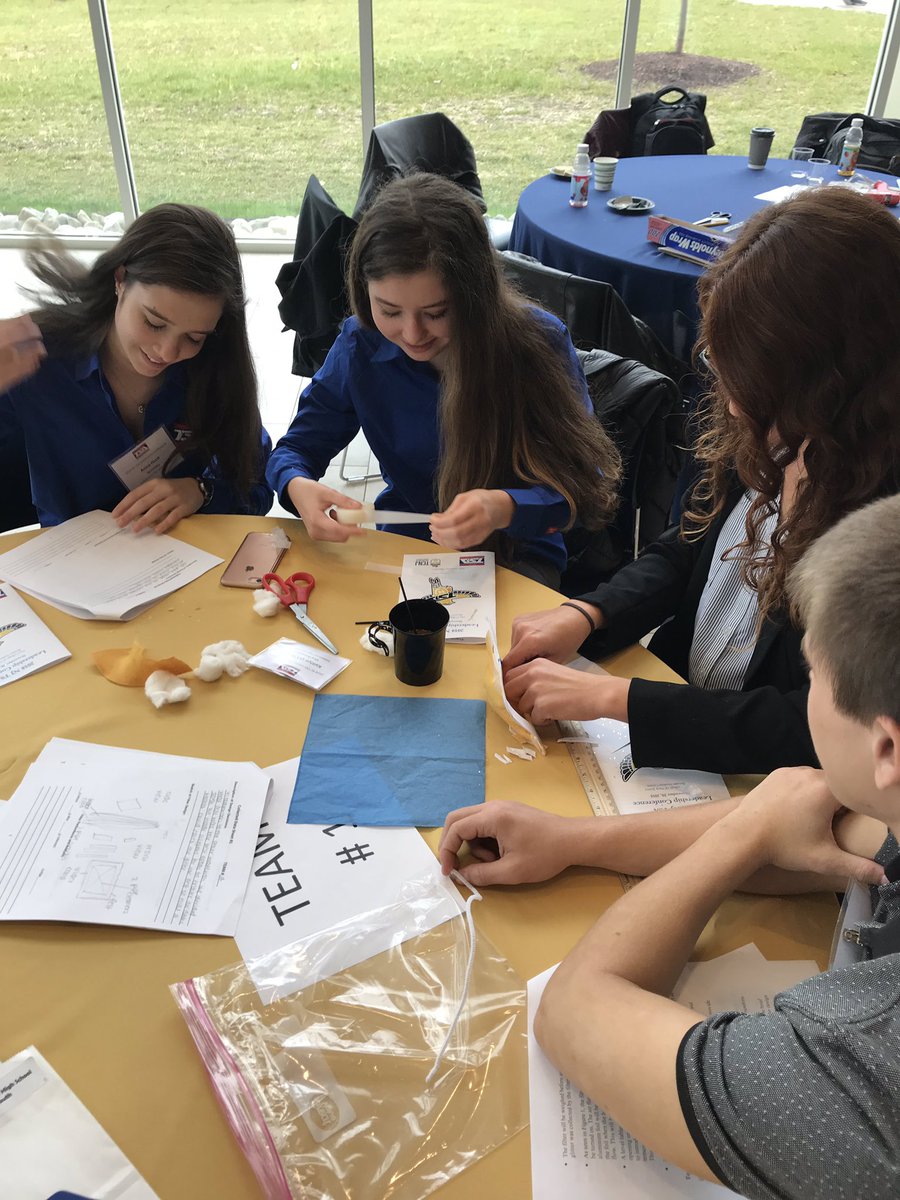 South’s TSA officers are hard at work on the design challenge at the NJ TSA Leadership Conference @MHSSPrincipal @MoralesMTPS