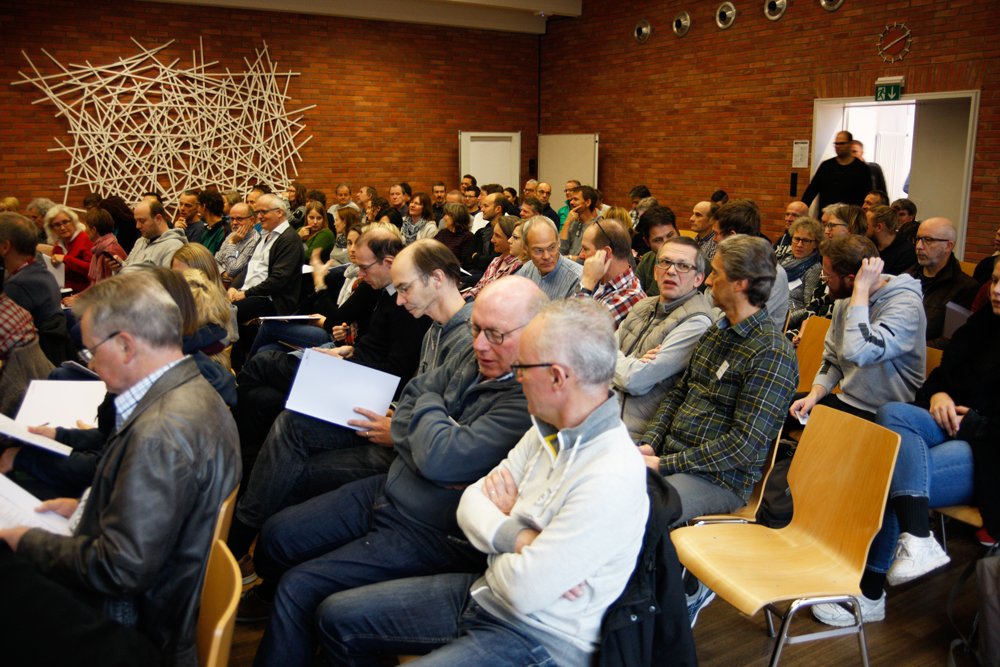 PHBern_ch's tweet photo. Über 110 Spezialistinnen und Spezialisten informierten sich an der SMI-Tagung vom 17. November über aktuelle Themen rund um die #Schulinformatik. Die nächste SMI-Tagung findet am 25. Mai 2019 statt. Weiterbildungen der #PHBern zu #Medien und #Informatik: https://t.co/Nh6yRltwRt https://t.co/FQzwTsipdJ