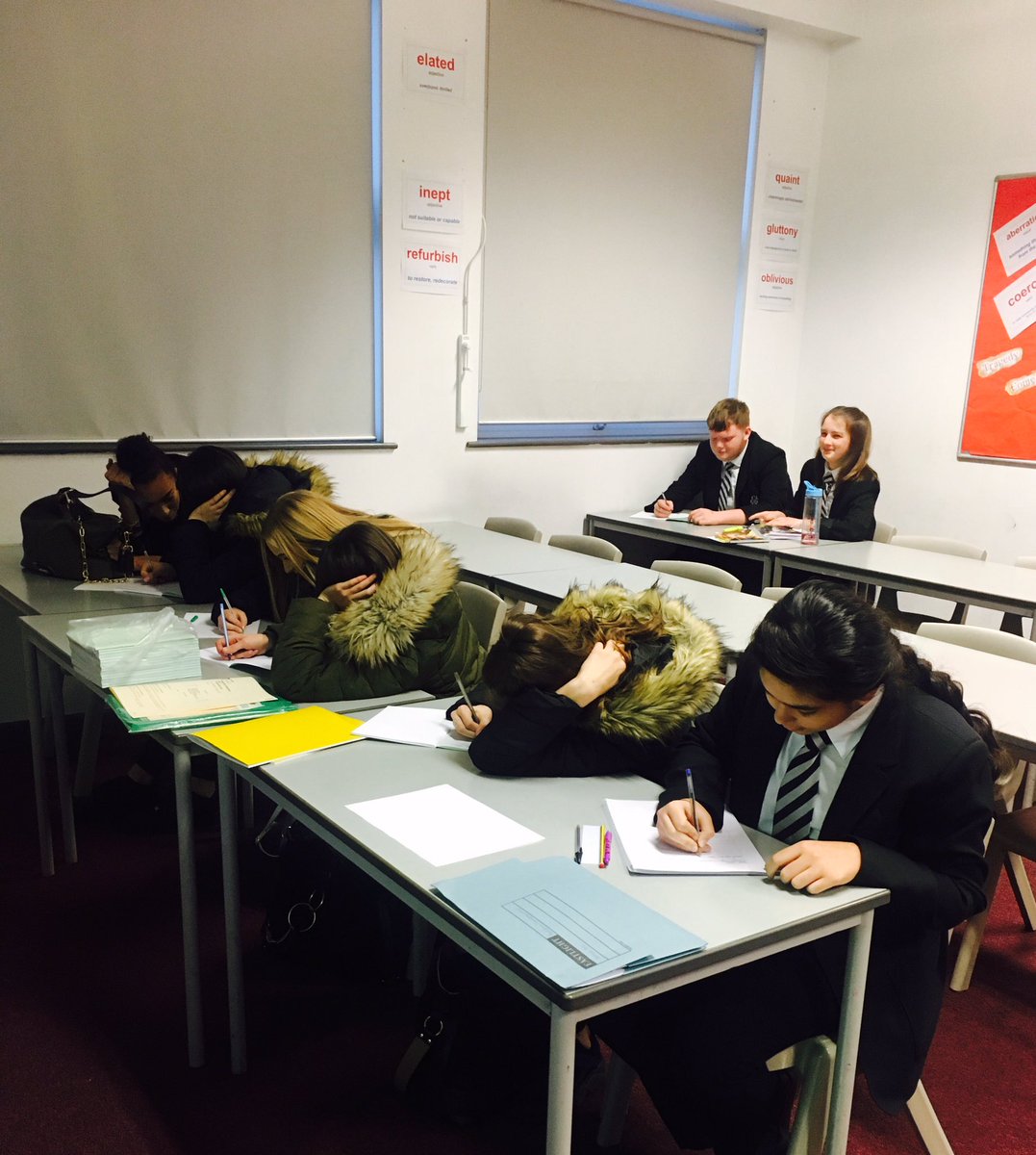 LlanwernEnglish's tweet photo. A big shoutout to these Y10 pupils who stayed behind for an extra hour on a cold Tuesday evening to do some OMAM revision 👍🏻📚📝 https://t.co/FloM5dzIC3