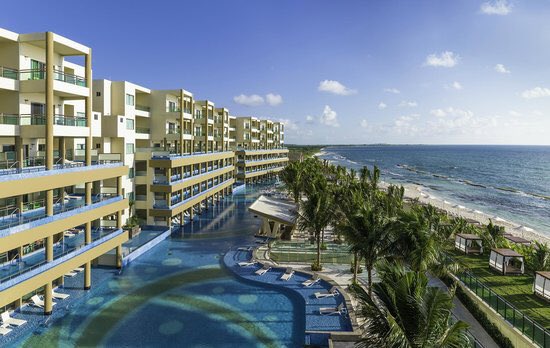 TravelBuzzWorld's tweet photo. Ask us about our awesome cyber Monday/ Black Friday deals! Email Ashleigh.travelbuzzagency@gmail.com https://t.co/G3H3eeeko4