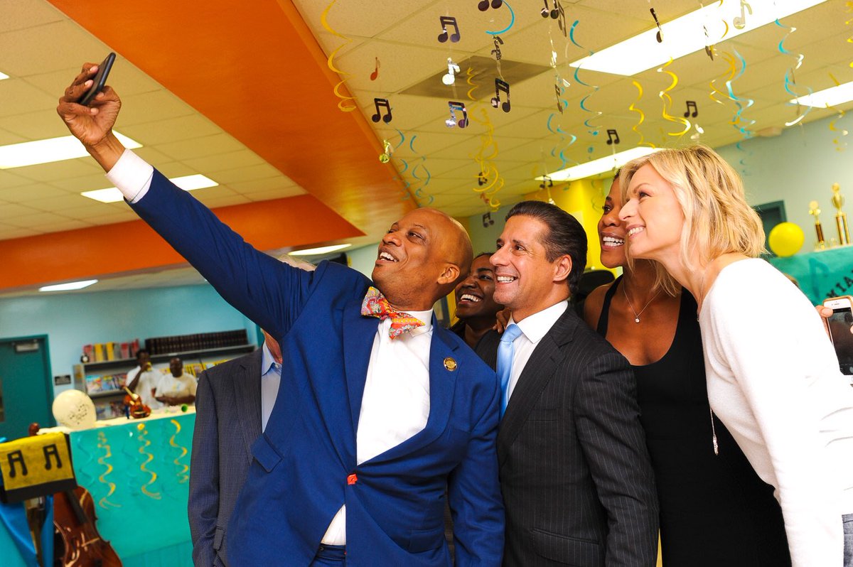 MiaMusicProject's tweet photo. Thank you to Mayor @Ogilbert for supporting the expansion of @MiaMusicProject in the @CityofMiaGarden ! We look forward to working together with you and @CarolCityElem to empower the next generation of leaders and contributing members of society! #InstrumentsOfChange https://t.co/flnlsTeLKA
