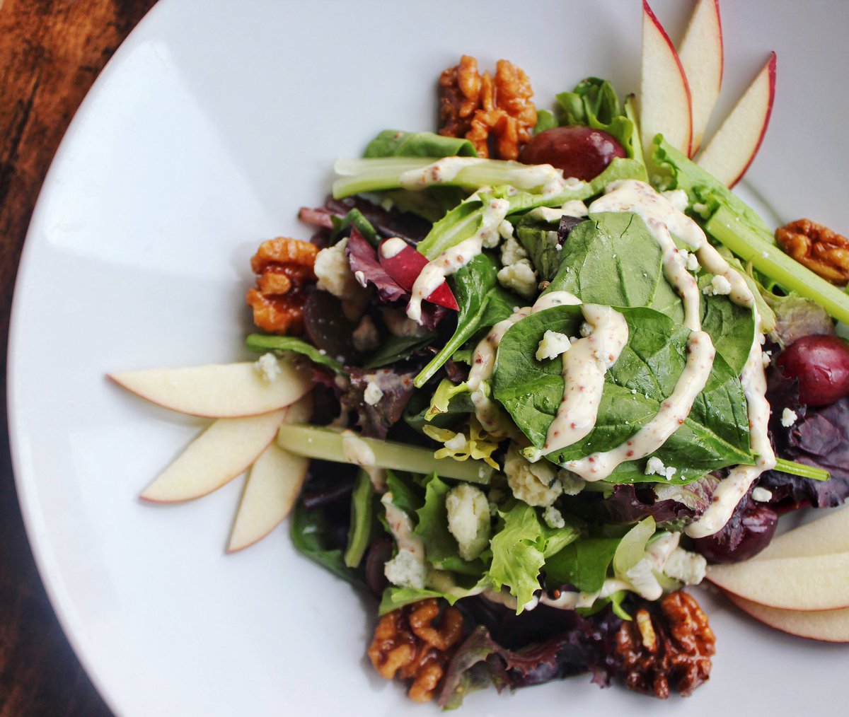 What salads do you crave in the fall? We’re all about the Waldorf Salad with mixed greens, grapes, celery, walnuts, blue cheese, apples and whole grain mustard aioli! bit.ly/2S2q0uc