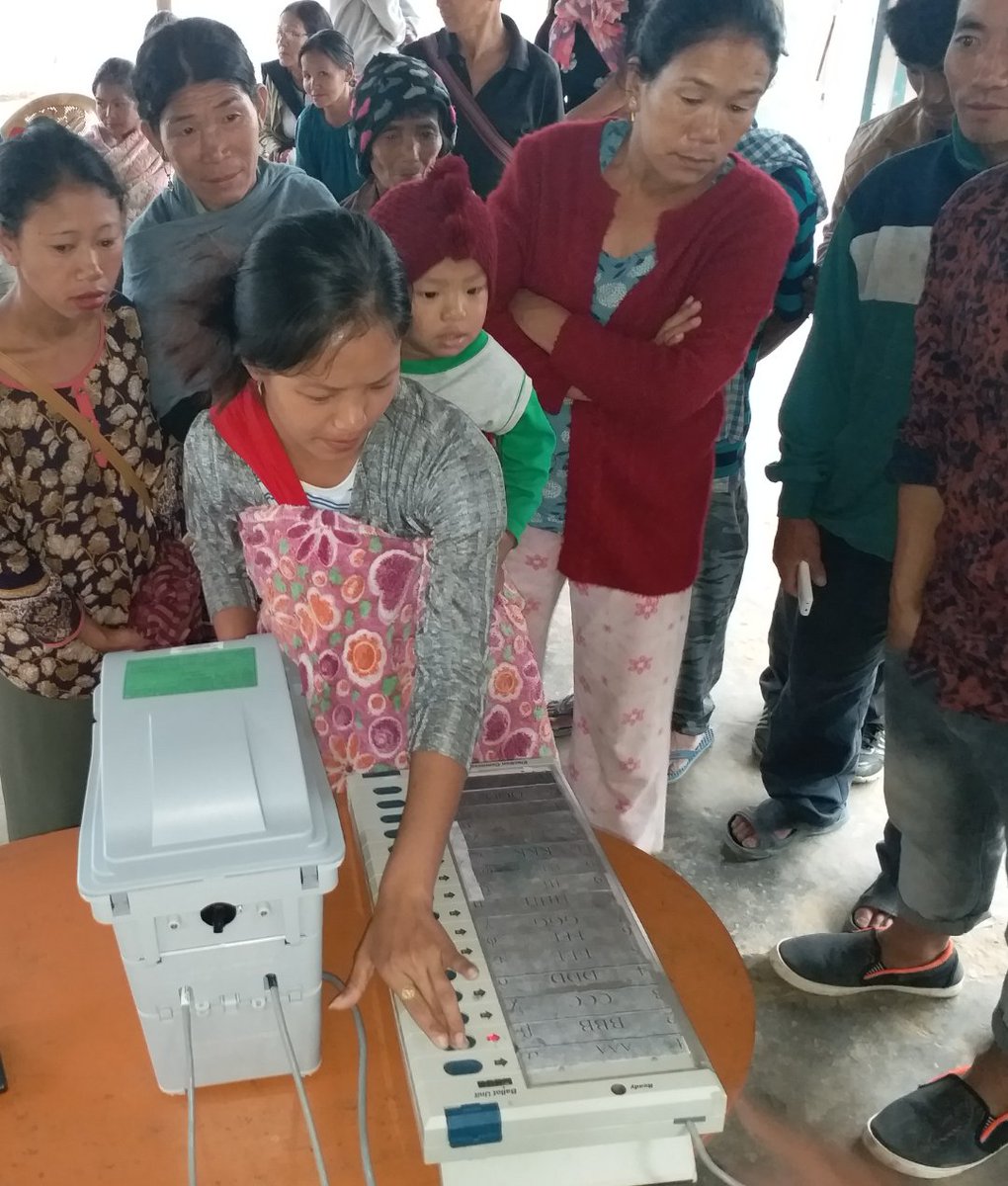 SveepEK's tweet photo. " Strengthening Democracy ".
EVM &amp;VVPAT Awareness cum    Familiarisation Camp for the PUROIK Community held on 20th Nov 2018.

#NoVoterToBeLeftBehind
#SveepEastKameng 
@ceoarunachal https://t.co/asCOBC4g0E