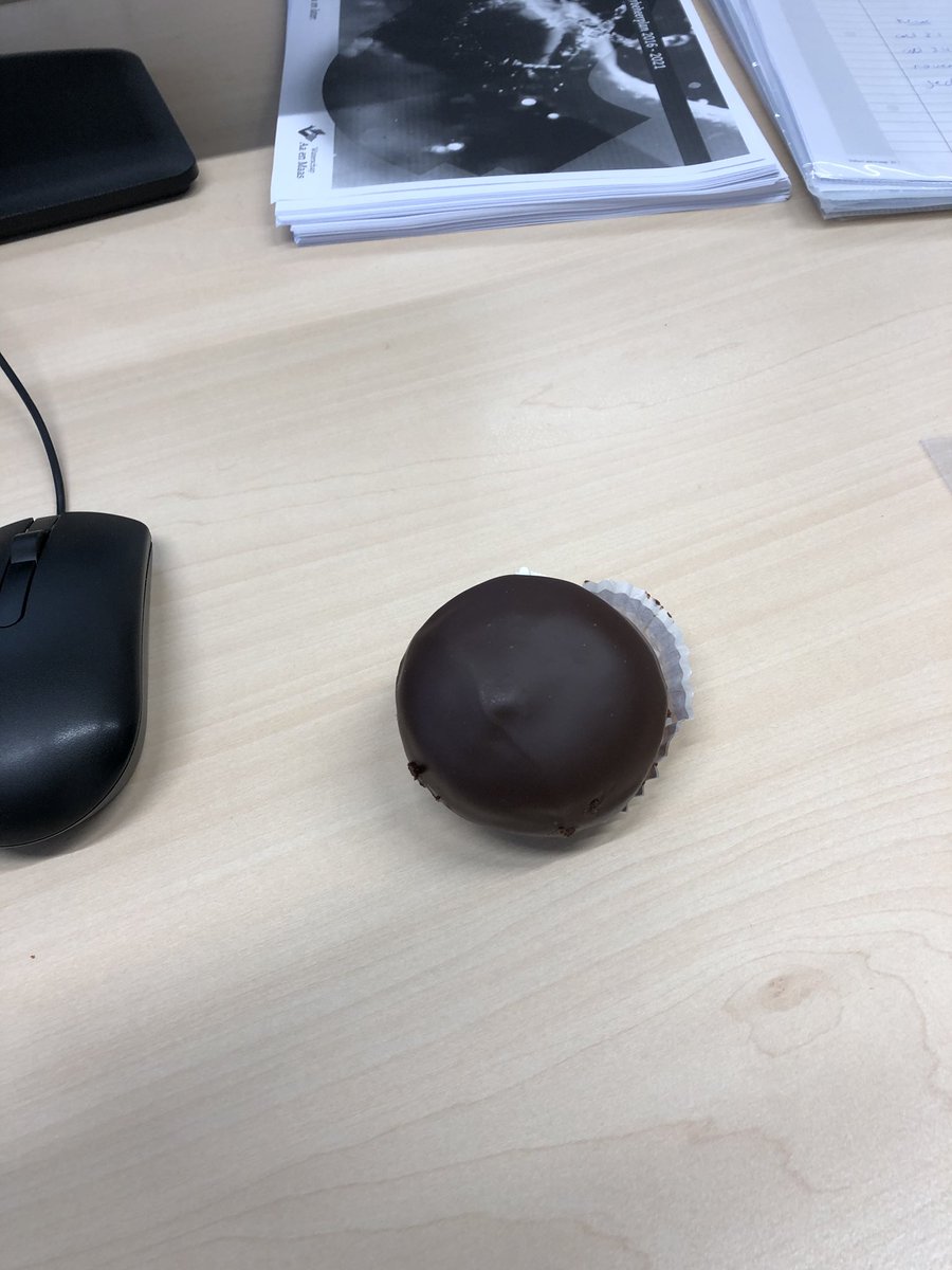 TabithaVersteeg's tweet photo. Wat n geluk, ik werk bij de beste overheidsorganisatie van 2018 en zo voelt t ook! Lekker bossche bollekes gekregen bij waterschap @aaenmaas https://t.co/hIMRf2Pk7w