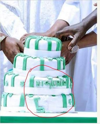 ozor_cc's tweet image. Pic 1 - @GEJonathan birthday and #MyTransitionHours launch cake.

Pic 2 - Nigeria independence day cake.

The difference is clear..