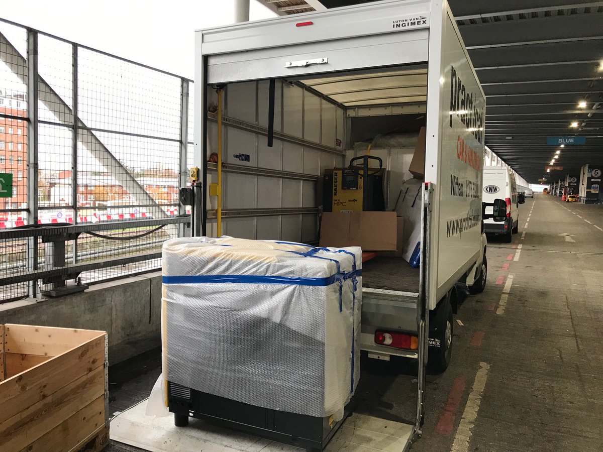 CPC_Pneumatics's tweet image. Set up is underway for @EMEXLONDON 2018! #energyefficiency #aircompression #kaeser #HPC
