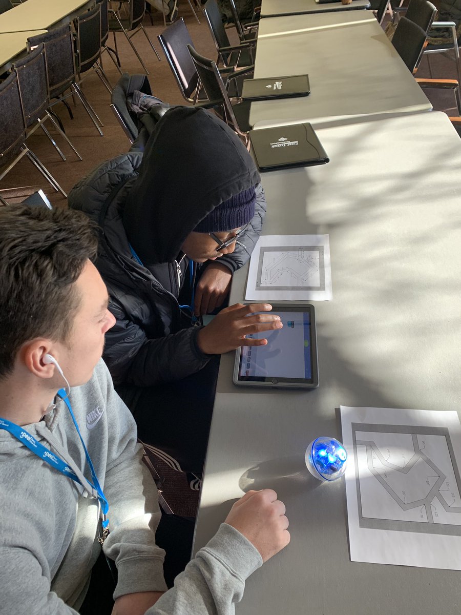 MsShenouda's tweet photo. @DavidSuzukiSS #TechnoMath students in action programming a #sphero ball @DSSSguidance https://t.co/f2eIQYf7bn