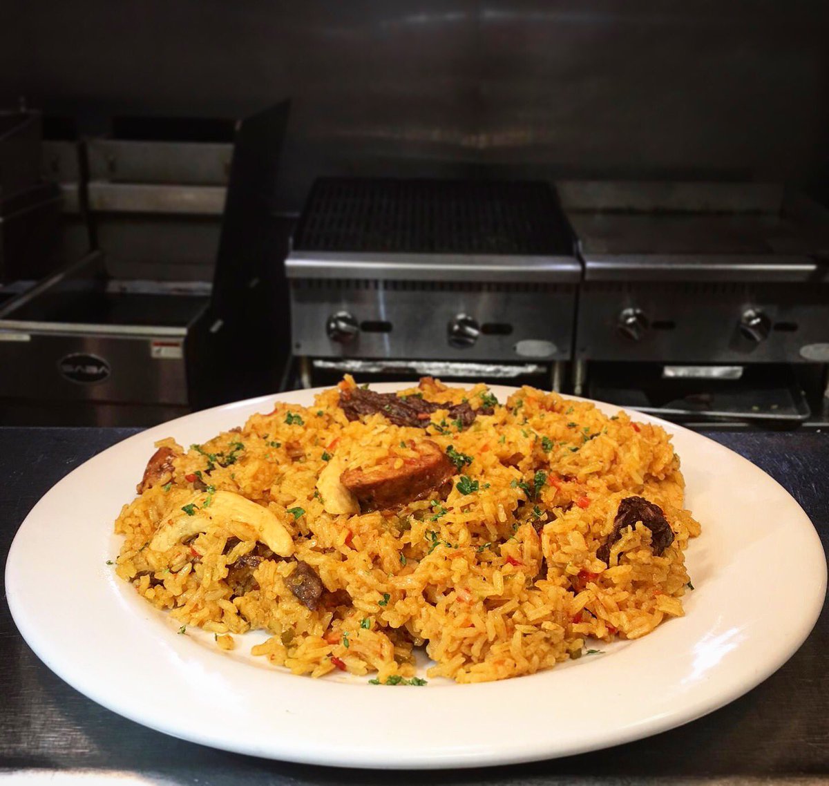 SofritoLatin's tweet photo. Arroz Trifasico 🇨🇴
Mixed fried rice with steak, chicken & Colombian chorizo👌🏻
#ColombianFood #Rice #LOVESOFRITO
#deslicious #deliciousfood #disneyworld #eatlocal #food #foodie #foodielife #foodcoma #fresh #homemadefood #hungry #latinfood #mmm #nomnomnom #orlando #tasty #yummyfood https://t.co/NrkDbjrNJV