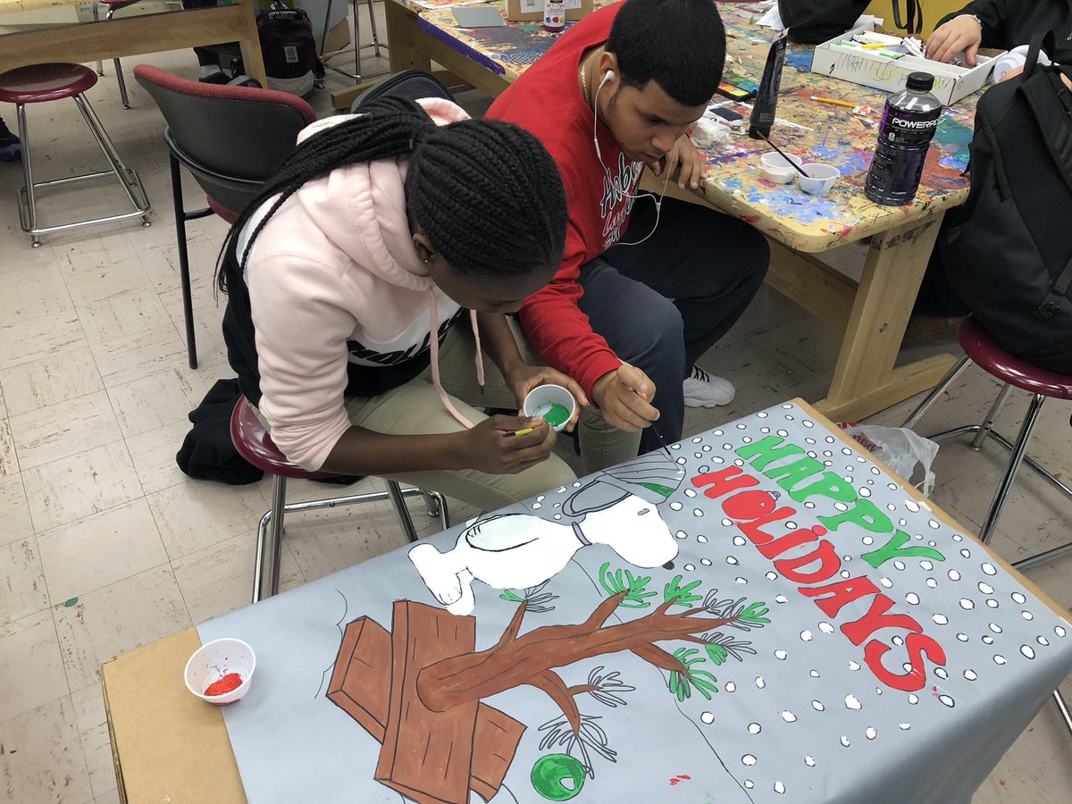 HobokenHSPGP's tweet photo. Students working on our Holiday Food and Toy Drive boxes during PGP. It’s the most wonderful time of the year. #TheRedingWay #HereWeComeHoboken #RedwingLeaders https://t.co/ih3Fj5DNMh