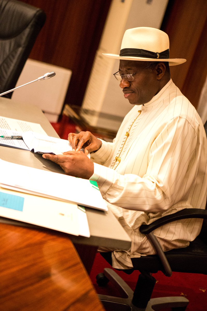 Katrina200569's tweet image. #MyTransitionHours Happy birthday to a man who taught us that humility is not weakness.@GEJonathan Congratulations on the launch of your book sir.