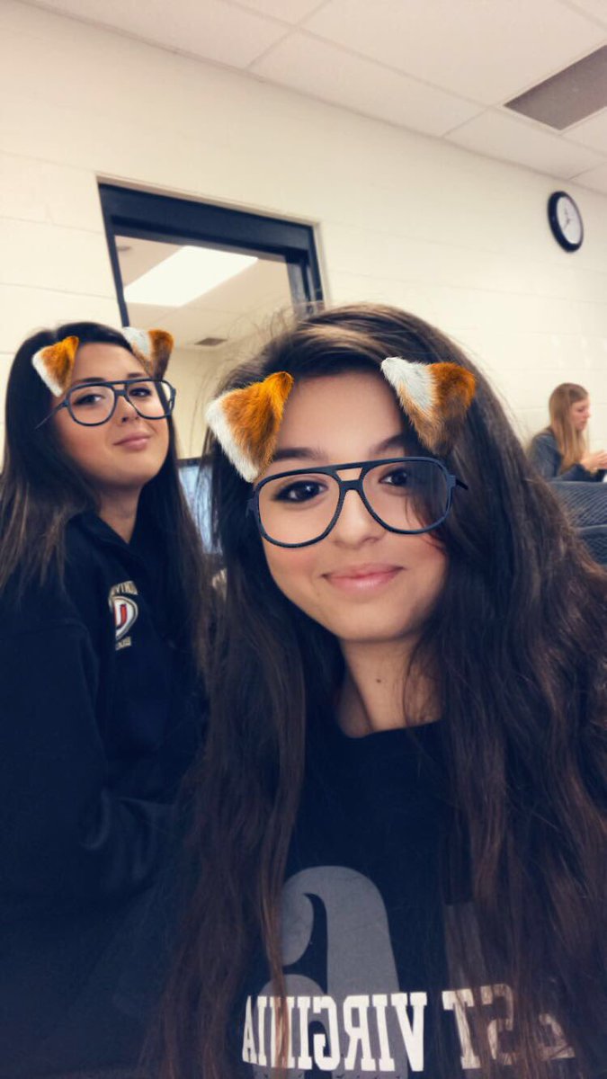 LydiaBowers14's tweet photo. Happy birthday b!! Hope 19 is the best yet, love and miss u💛🥳🥳🤩@b_pick13 https://t.co/83LgAPUfYP