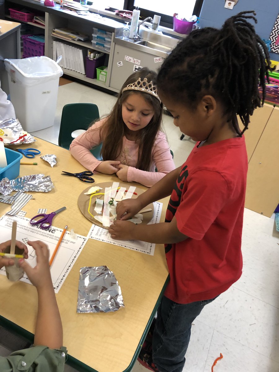 AshleyMarieWill's tweet photo. How to catch a turkey STEM with our 2nd grade buddies! #HPSDtigers https://t.co/LA75Rf5eP4