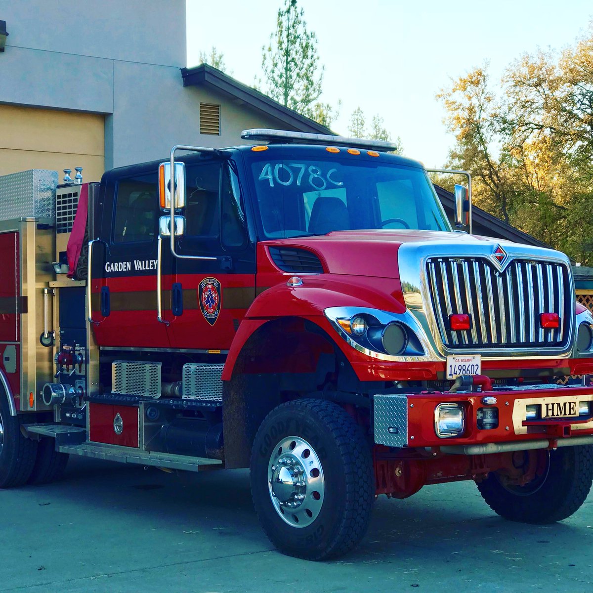GVFPD's tweet photo. Garden Valley Fire Protection District’s Engine 351 and crew have arrived home safely from the #campfire  Welcome Home! 🚒 https://t.co/tymyDV7GXh