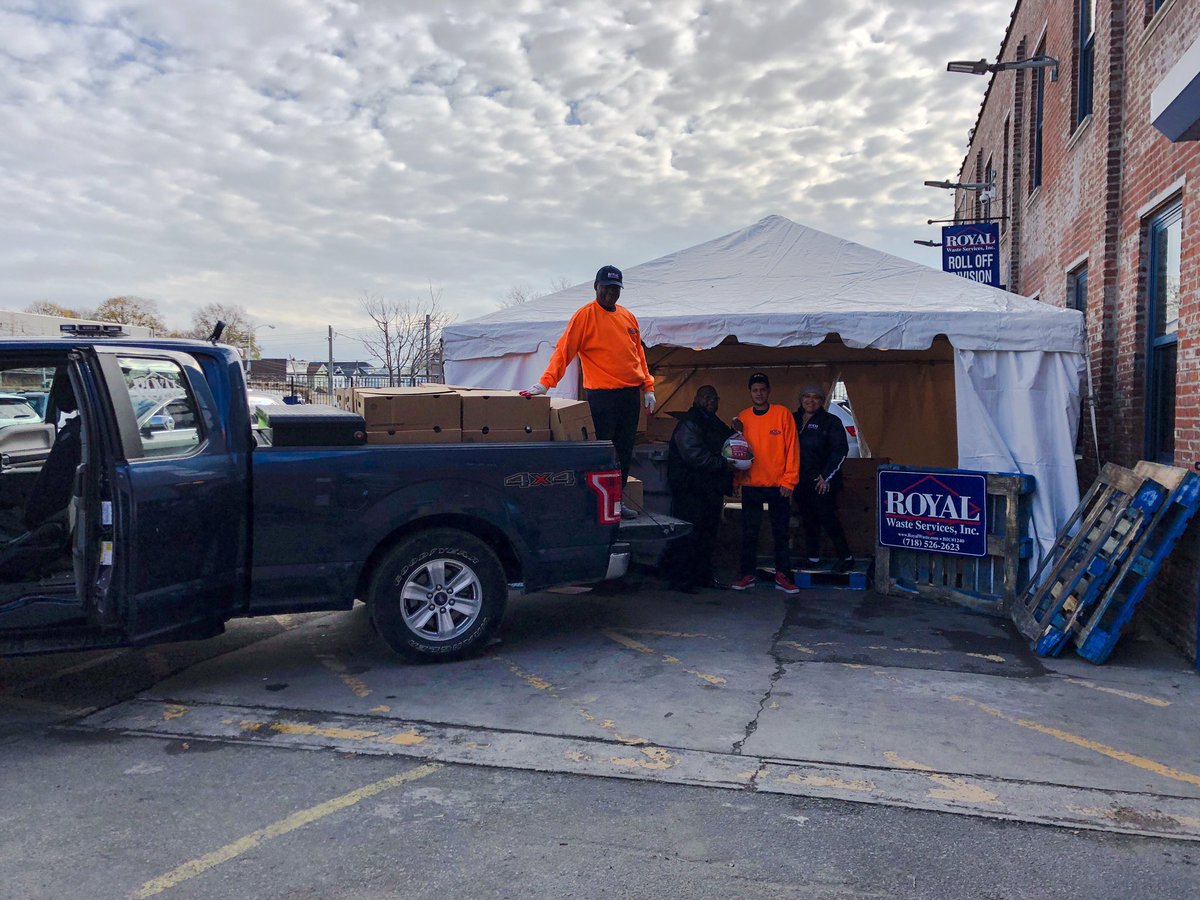 Ready to hit the road! Delivering turkeys around the neighborhood and giving back to our beautiful neighbors the Royal Way #thanksgivinggiveback #royalgiveback #royalinservice #royalwaste