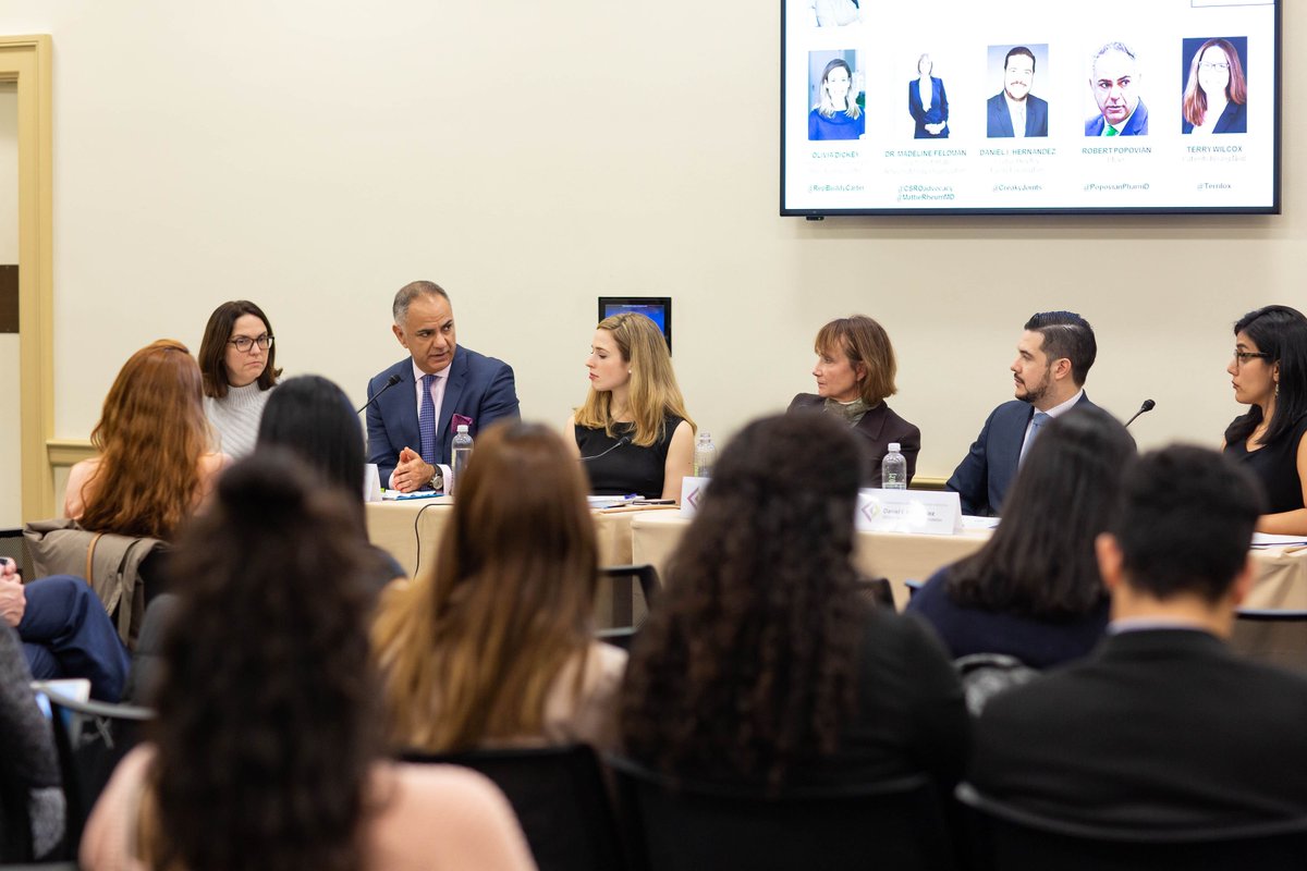 TheCHLI's tweet photo. CHLI held a discussion with experts on the value of medicine as part of its #CHLIBriefing series. Read what experts had to say for a more effective health system that's beneficial to all economic and social classes: https://t.co/C5wrTmMw1k https://t.co/ViGCx9oQf7