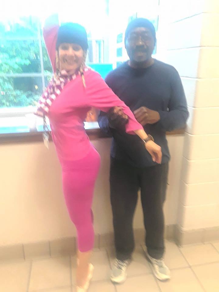 IshahakaLaurahG's tweet photo. This is me this morning at the gym working out again with my friend fellow celeb Jamal Jaha Nubi (musician on the Moonlight movie soundtrack). #TopCelebrities #TopAthletes #TopSupermodel #TopSupermodel #TopCelebrity #TopAthlete #PraiseLordJesus My clothes: #LandsEnd #Talbots https://t.co/6egIxwIzpU