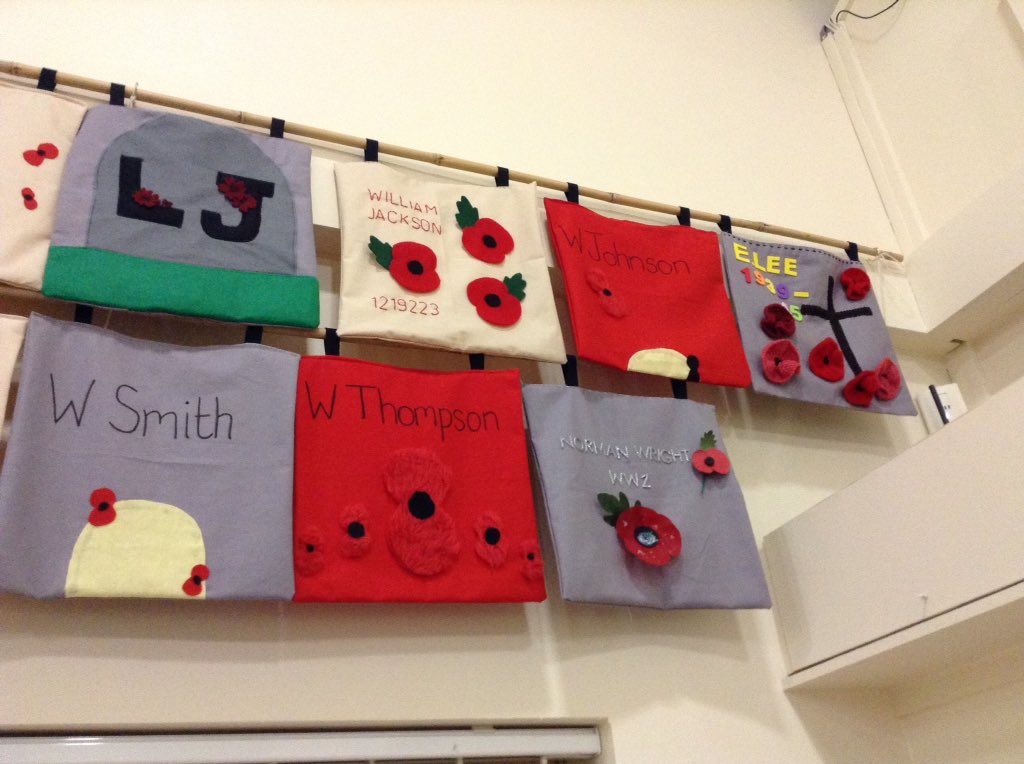 latimerprimary's tweet photo. Amazing Remembrance bunting displayed at Jubilee Hall, contributed to by Latimer pupils #latimercommunity #remembrance2018 https://t.co/UqyCpyojhq